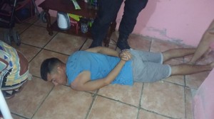 detenido x robo autos comercios en Savio